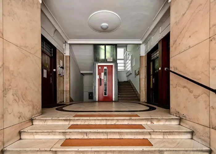 Secret Diamond Of The Parlament